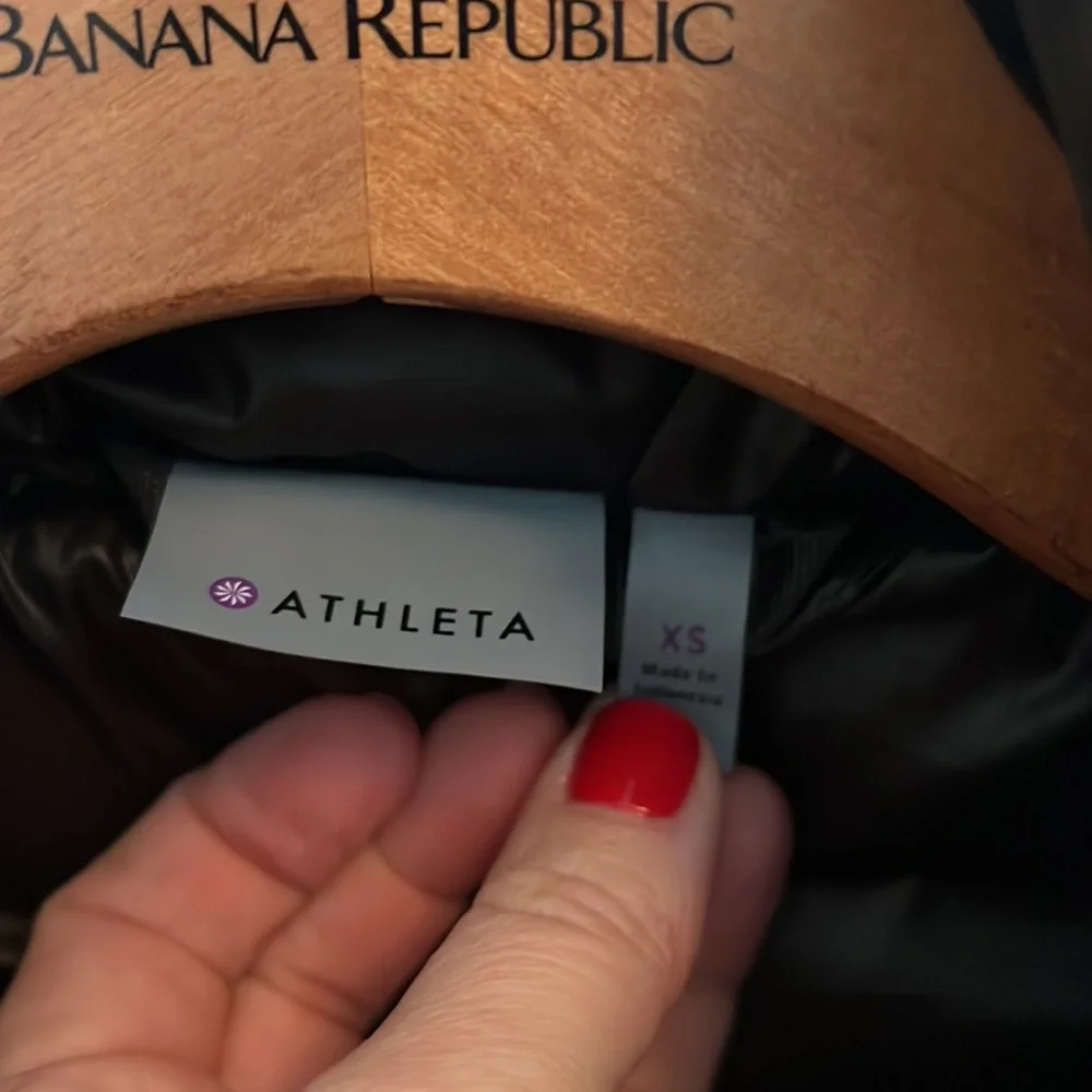 Athleta black down jacket, size xs - Picture 3 of 4